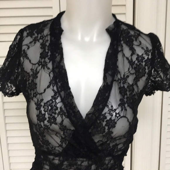 Black lace top - Picture 2 of 6